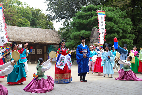 https://pub.koreanfolk.co.kr/drive-download-20250721T051314Z-1-001/02+Image/06+Contents/HM-004-003-000/00+Thumbnail/06+Permanent+Performance.jpg