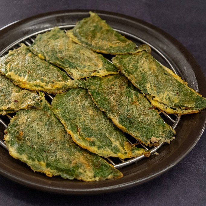 향긋한 깻잎으로 푸짐한 속재료를 고이 감싸 정성껏 부쳐