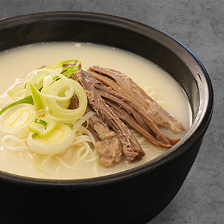 푹 고아낸 한우 사골의 깊은 맛