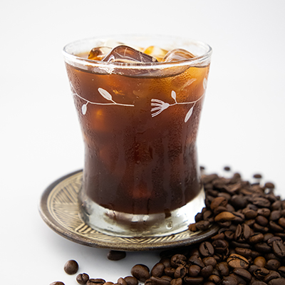 깔끔하고 진한 기본 커피