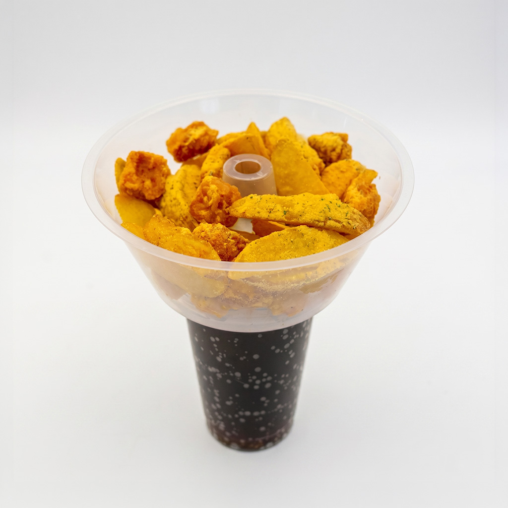 담백한 감자에 빅사이즈 팝콘치킨을 더한 든든한 한컵